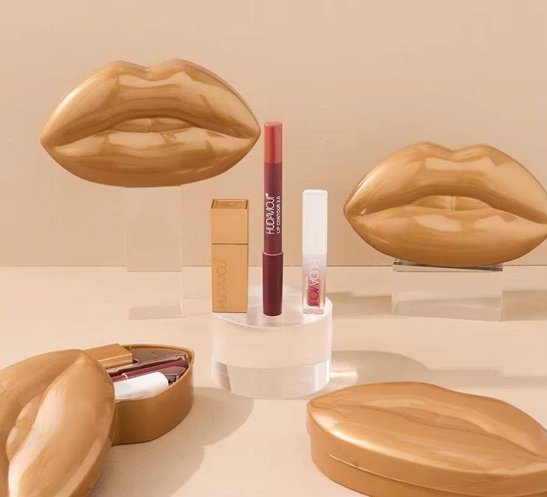 3 In 1 Lip Shaped Lipstick Set - image 1