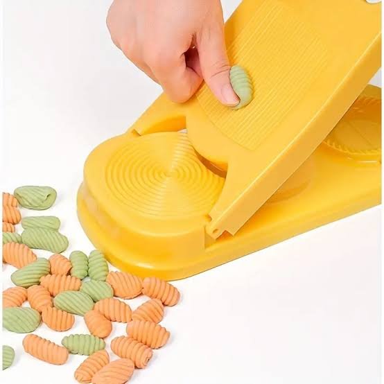 2 in 1 dumpling mold & gnocchi maker main image