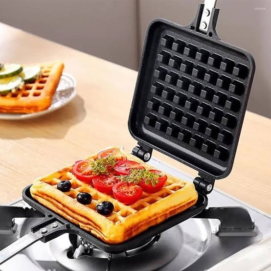 non-stick aluminum waffle maker with long handle main image
