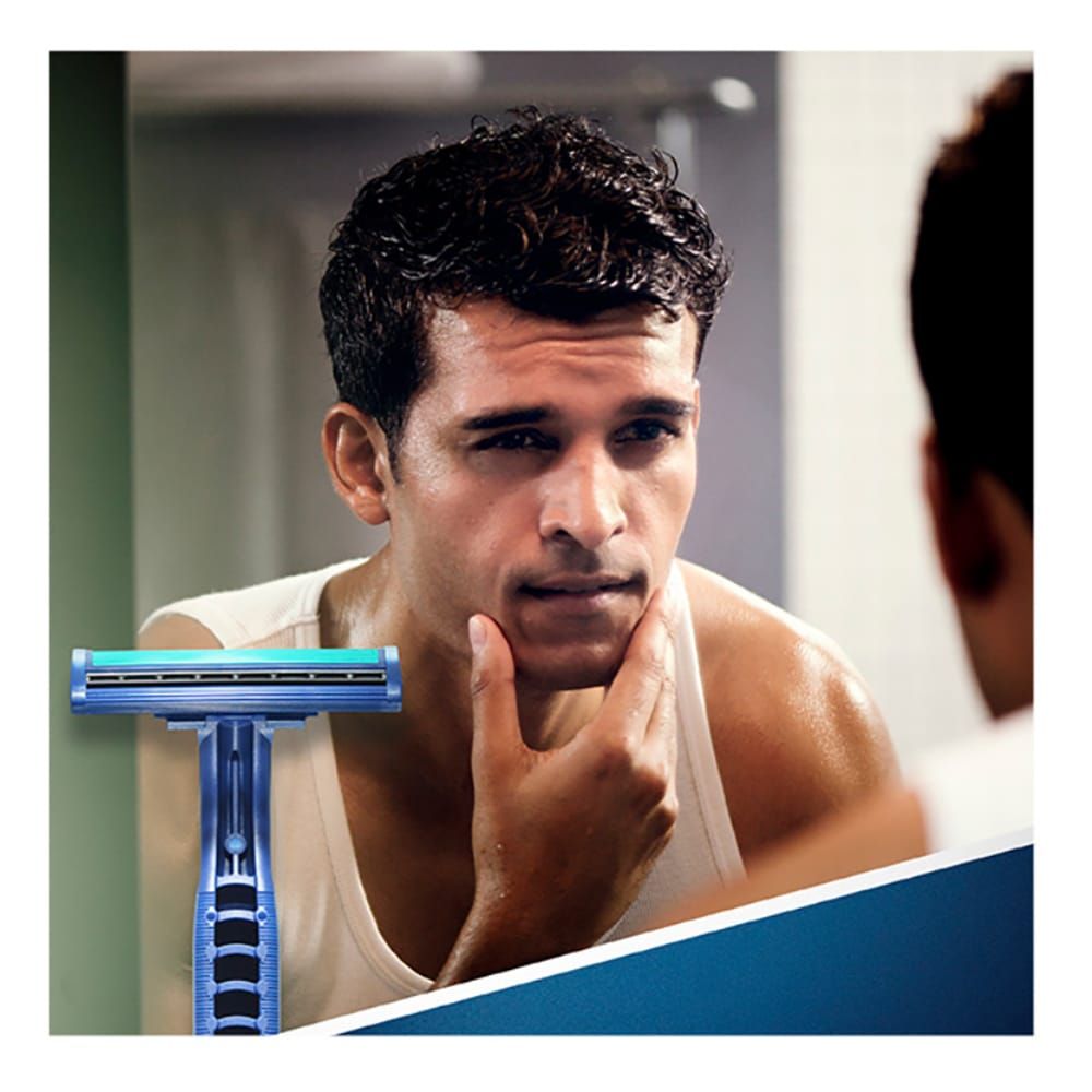Gillette Blue II Plus Disposable Razors , 3-Pack - Image 4