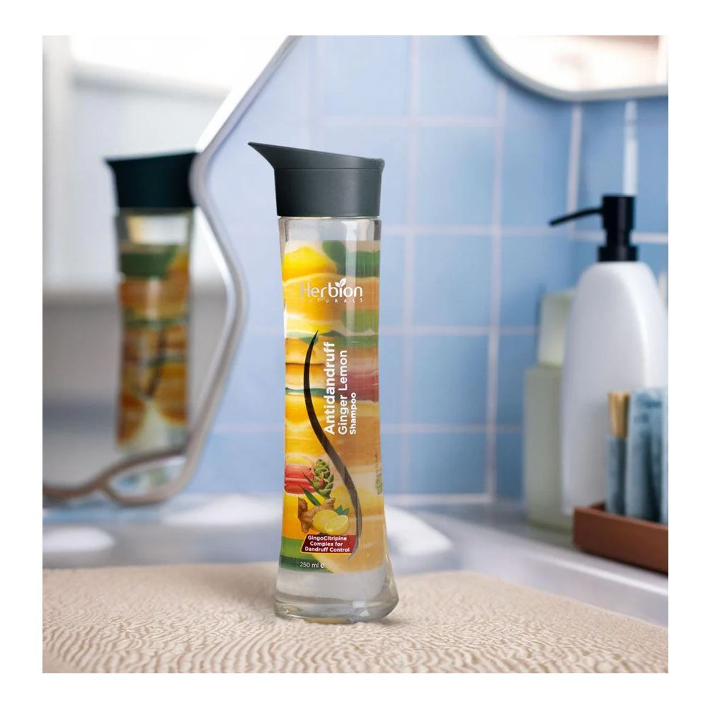 Herbion Naturals Anti Dandruff Ginger Lemon Shampoo, For All Hair Types, 250ml - Image 3