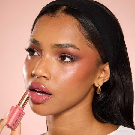 Makeup Revolution Pout Lip Gloss Stick, Vegan, Hyaluronic Acid, Vitamin E, Sweet Rose - Image 7