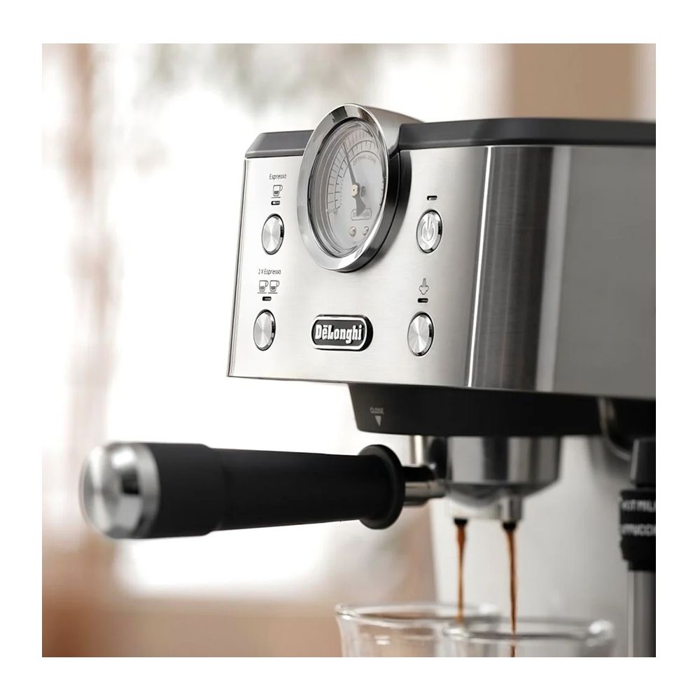 DeLonghi Linea Classic Espresso & Cappuccino Coffee Maker, 1.7 Liter Capacity, 1325W, 15 Bar Pressure, EM450.M - Image 4