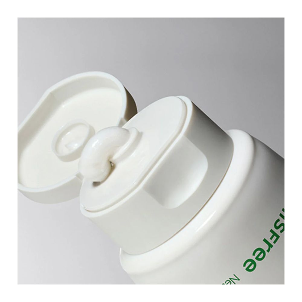Innisfree Hydrating Cleansing Foam, Vegan, Green Tea + Amino Acid, For Hydrating & Moisturizing, 150g - Image 2