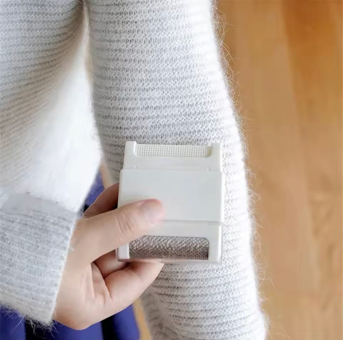 Double Head Mini Lint Remover - image 3