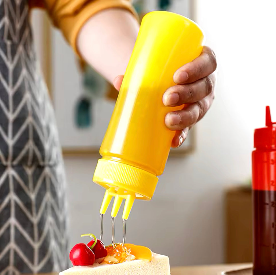 Pack Of 2 Squeeze Sauce Bottle - image 1