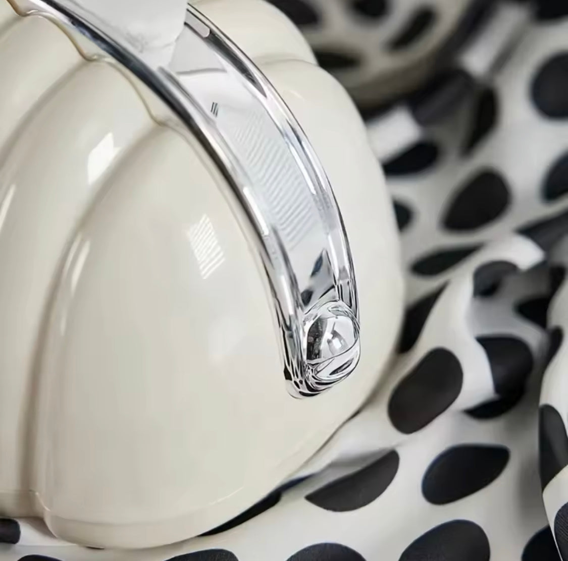 Luxury Bread Style Tissue Box - image 4