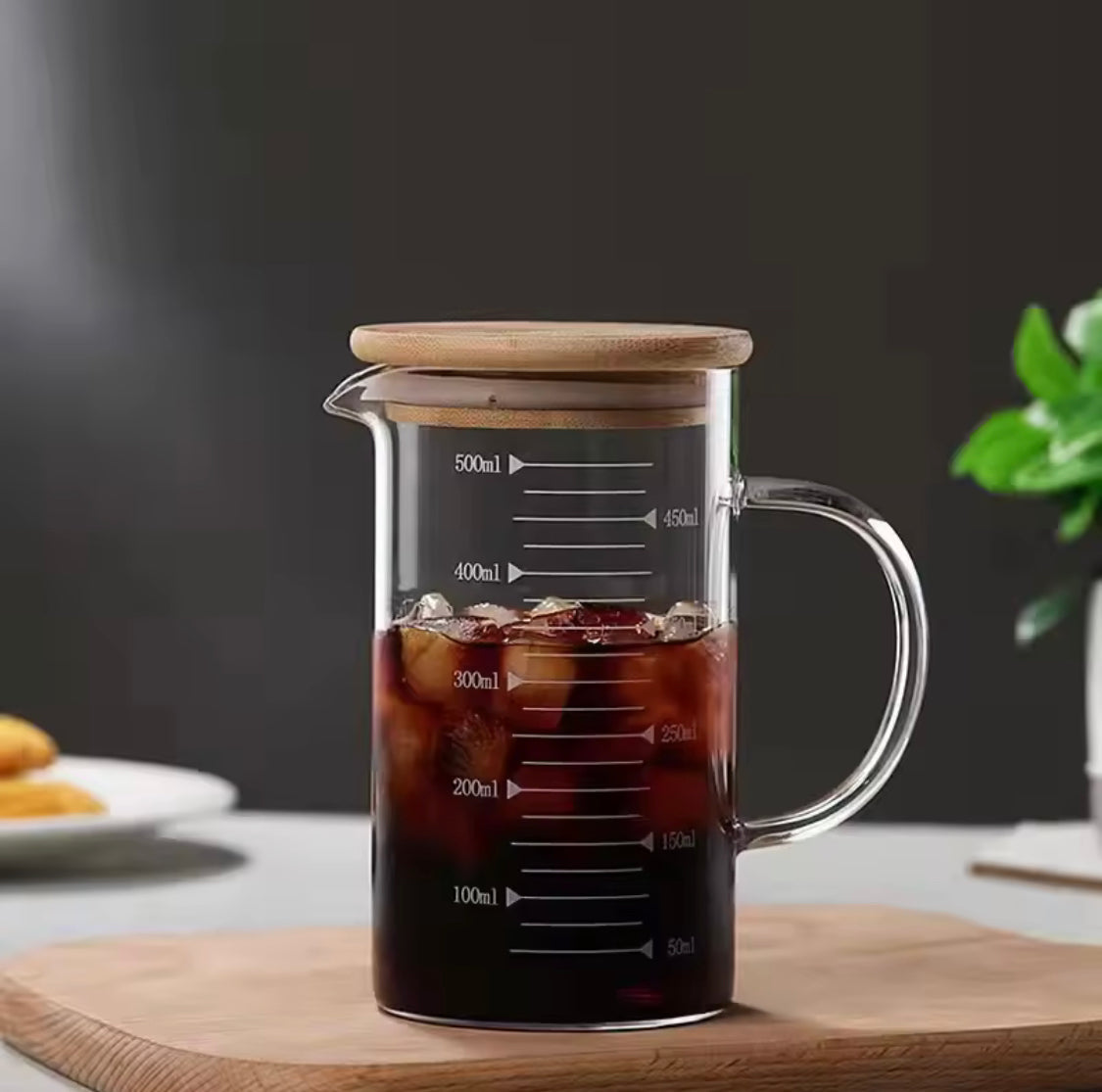 glass measuring cup with lid main image