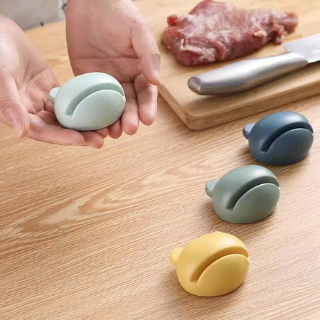 Cartoon Bear Manual Knife Sharpener - image 1
