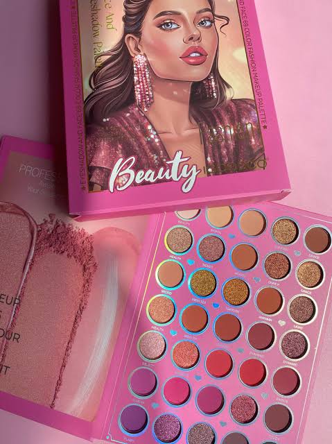 Iconic Beauty Makeup Book - image 1