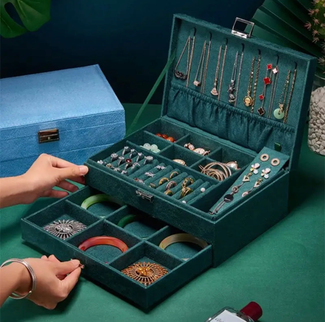 Large Capacity Jewelry Box with Lock - image 4