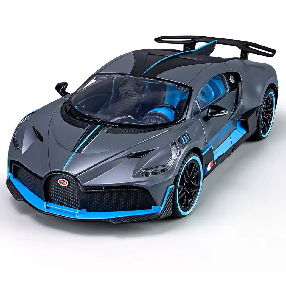 1:18 Diecast Bugatti Divo Supercar Alloy Car Model Sound and Light