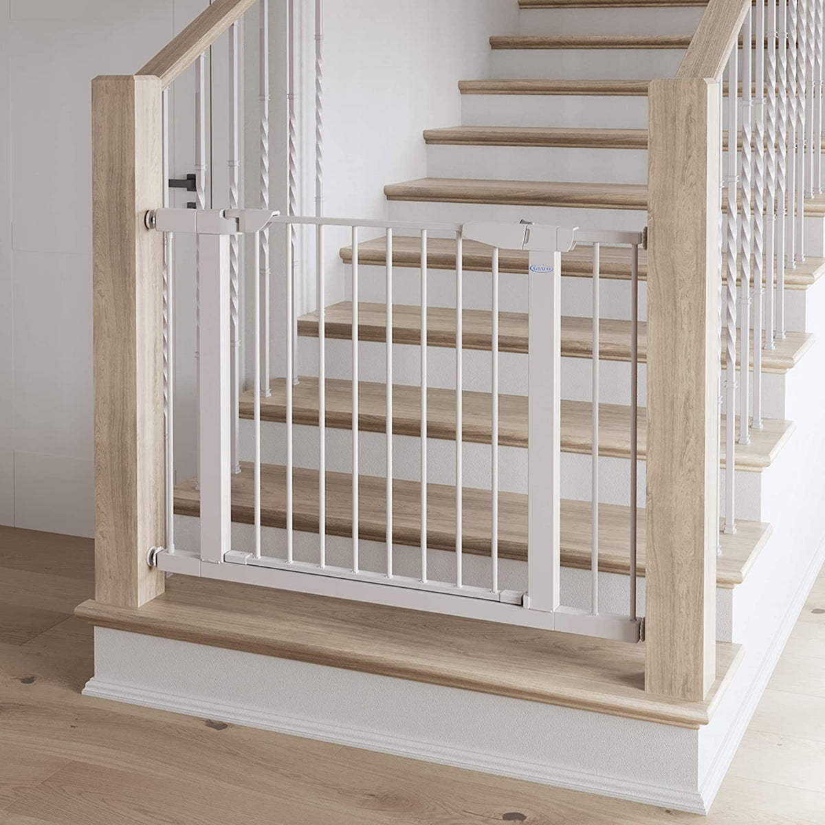 Safety Stairs/Door Gate Care For Baby Or Pets 75 CM Tall, And from 75 CM to 84 CM Wide Included Optional 30 CM Extension To Make It 105 CM To 114 CM Wide