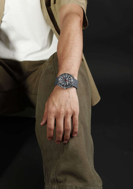 Naviforce NF-7132 Textured Dial Sport Watch image 7