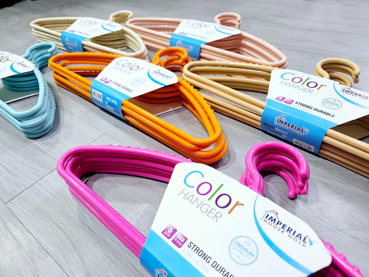 Premium Pure Plastic Hangers – 6 Pack image 5