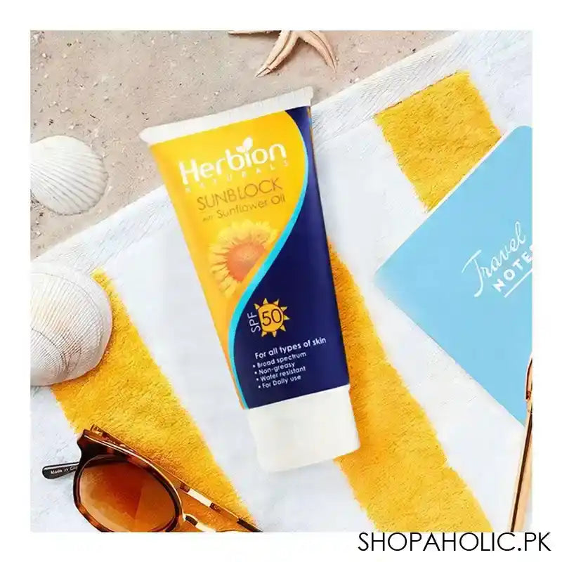 Herbion Naturals Sunblock With Sunflower Oil & Shea Butter, SPF-50, 100ml - Image 3
