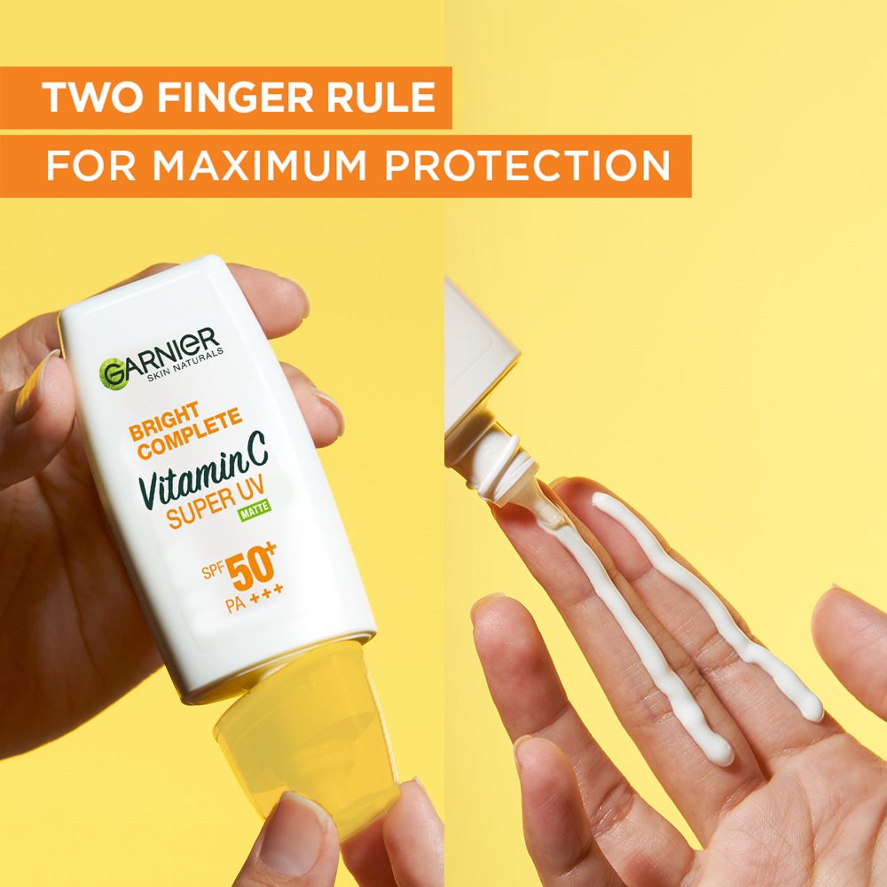 Garnier Bright Complete Vitamin C Super UV Matte Sunscreen SPF50+, 30ml - Image 3