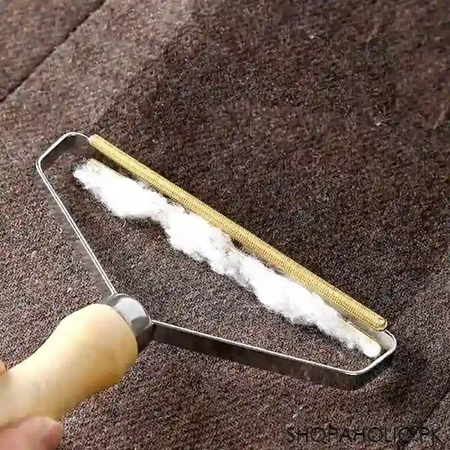 lint remover with wooden handle for clothing and pet hair remover image2