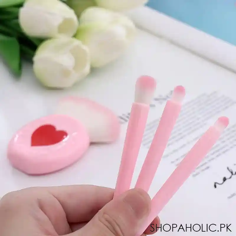 mini heart makeup brush set image4