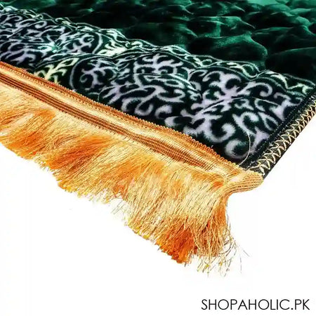 Red N Bed Maqaam-e-Ibrahim Prayer Mat, Hadiya Gift Box, Green - Image 2