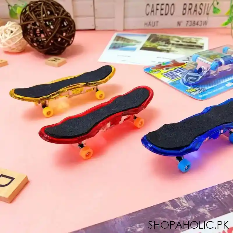 set of 2 mini finger skateboard image2