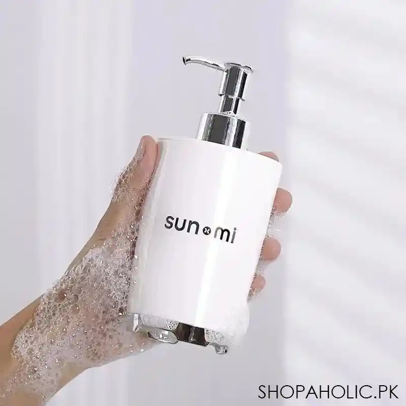 shower gel bottle image2