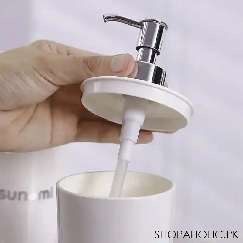 shower gel bottle image4