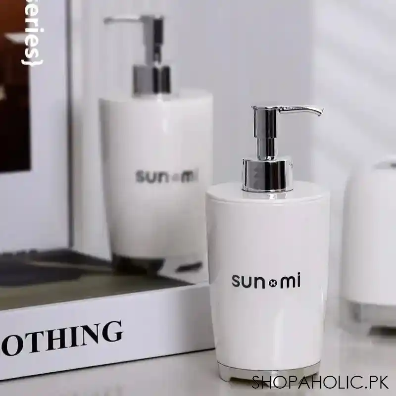 shower gel bottle image5