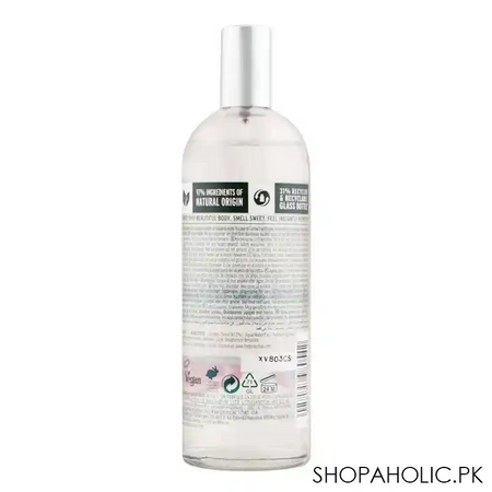 the body shop strawberry refreshing body mist, vegan, 100ml image2