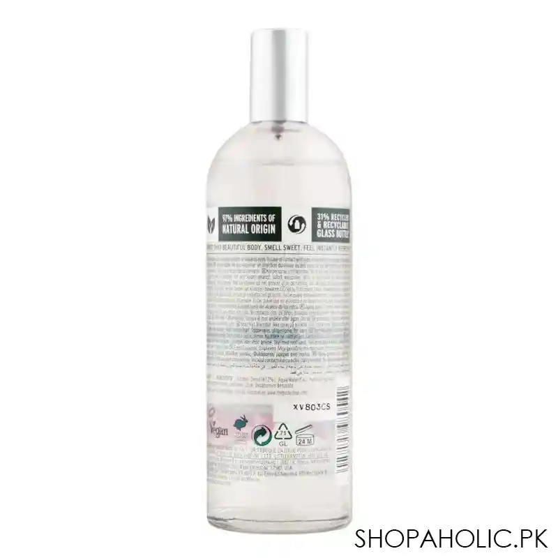 the body shop strawberry refreshing body mist, vegan, 100ml image2
