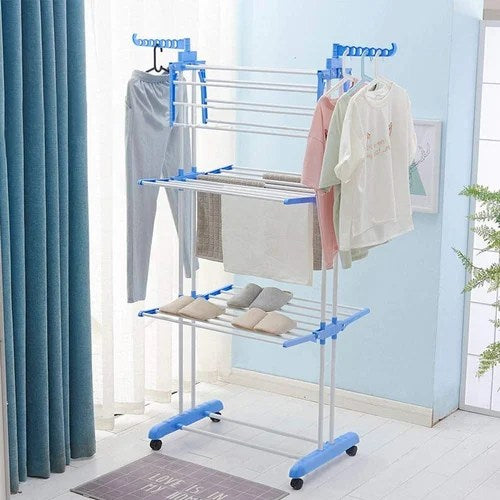 Spray Painting Clothes Hanger – White Light Blue image 2