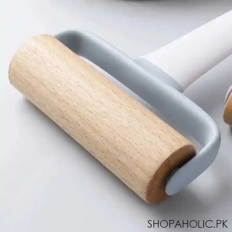 wood rolling pin with plastic handle image3